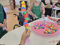 2025년 12월 12일 종이고..