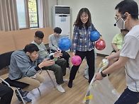 2025년 5월 12일 월요일 ..
