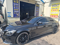 벤츠 CLS400 휠블랙유광도색작업.