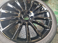 벤츠 CLS400 휠블랙유광도색작업.