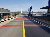 회사 진입로 경사..
