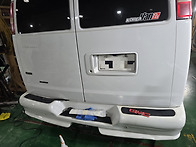 사바나 GMC 엠블럼으로 교..