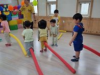 (체육) 터널만들어 통과하..