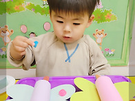 나비를 멋지게 꾸며볼까요..