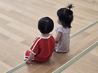 동생과 친구와 함께 놀아요..