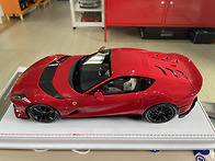 gl model / 812 competizione
