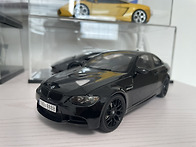 교쇼 e92 m3 쿠페 블랙컬러 입니다