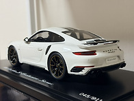 Spark 1/18 Porsche 911 turbo s..