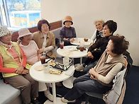 오늘 친구들 만났어요