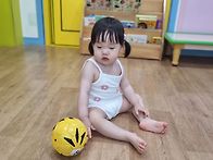 공을 굴리고 잡아보아요&..