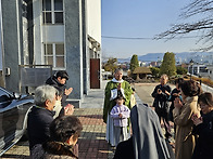 새 영세자들, 타본당 순례..