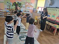 흐느적 댄스-지치고 힘든 ..