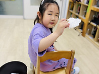 슈퍼히어로의 똥 ..