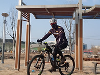 오랫만에 자전차좀 달렸네..