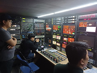 라이브 생중계방송 차량 ..