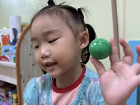 8월25일-색깔종이테이프로 띠었디 붙였다 ..