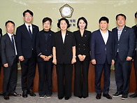 충남도의회 교육위원회, ..