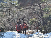 눈 내린 지리산.