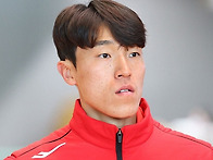 [단독] 축구 선수 김진야 ..