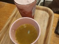 친구와 함께 강남카페