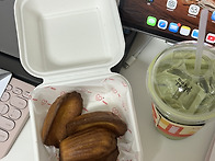 오후엔 역시 커피와 디저트