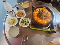 비오는 목