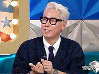 백발도 잘 어울리는 남자 ..