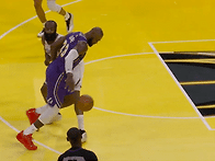 르브론 비하인드백 드리블..