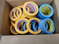 추운데 스쿠터 타고 마스킹 테프 사왔습니당