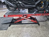 오토바이 리프트 ..