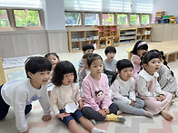 서로 다른 지문을 가지고 ..