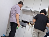 영희가 반찬을 많이해왔다..