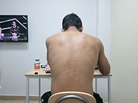 몇살로 보입니꽈!