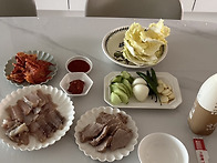 이른 저녁 처묵 합니다.