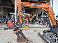 두산디벨론 DX65MT-7 회전링크+집게 24년..