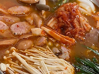 부대찌개 먹으러왔어요ㅎㅎ