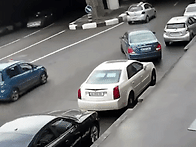 박고 도망가다가