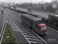 저래놓고 도망가네