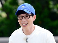 파란색 모자가 너무나도 ..