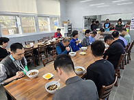 짜장면 봉사를 다..