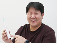 전동칫솔에 치실 꽂았더니..