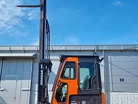 두산 2.5톤 3단마스트 자..