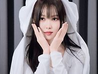 오늘자 생일인 유주 직찍(..