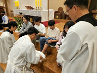 성목요일 발 씻김 예식