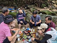삼복에 산그늘 계곡 노크
