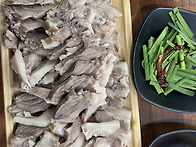 정돈 도마 수육 순대국