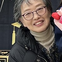 작가 프로필 이미지