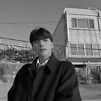 작가 프로필 이미지