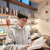 작가 프로필 이미지