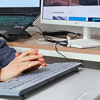 작가 프로필 이미지